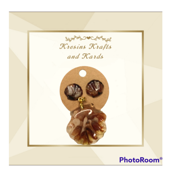 Seashell Tops And Pendant Set